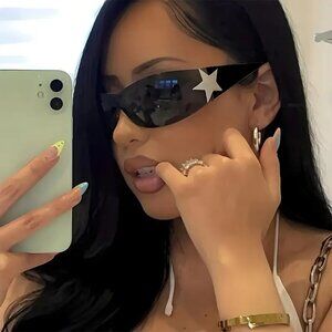 NWT Trendy Black Star Accent Ladies Fashionable Y2K Sunglasses